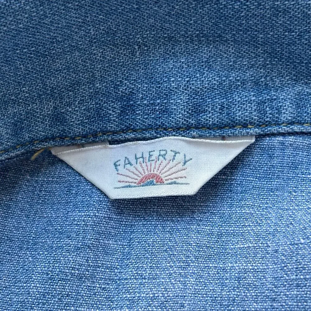 Faherty Linen Denim Oceanview Blouse Sz S - Picture 8 of 9